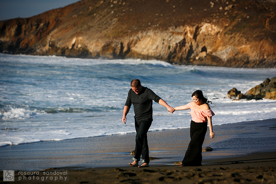 engagement session at rockaway beach in pacifica